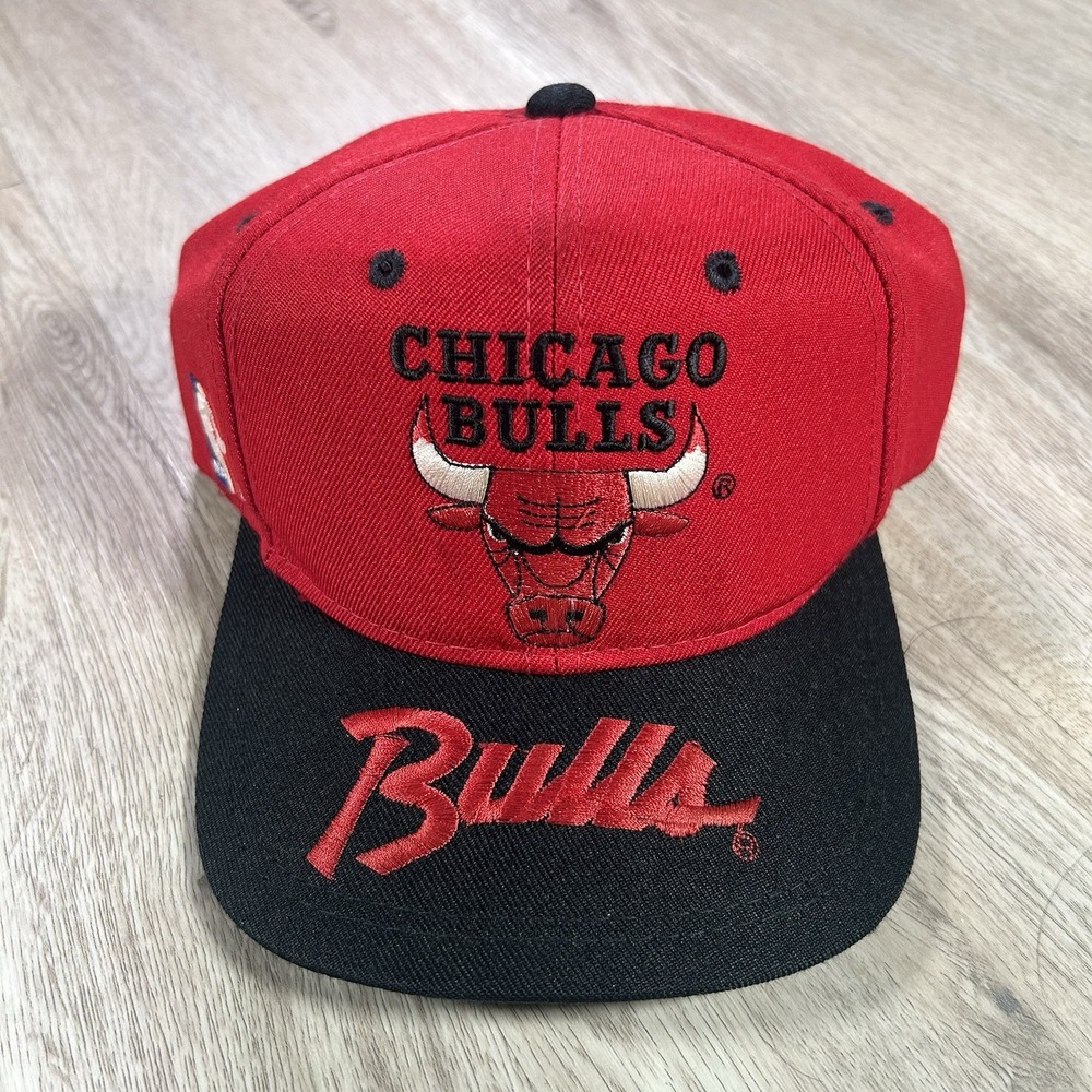VTG Sports Specialties Chicago Bulls‎ Script Snapback Hat NBA Black Red Wool Cap
